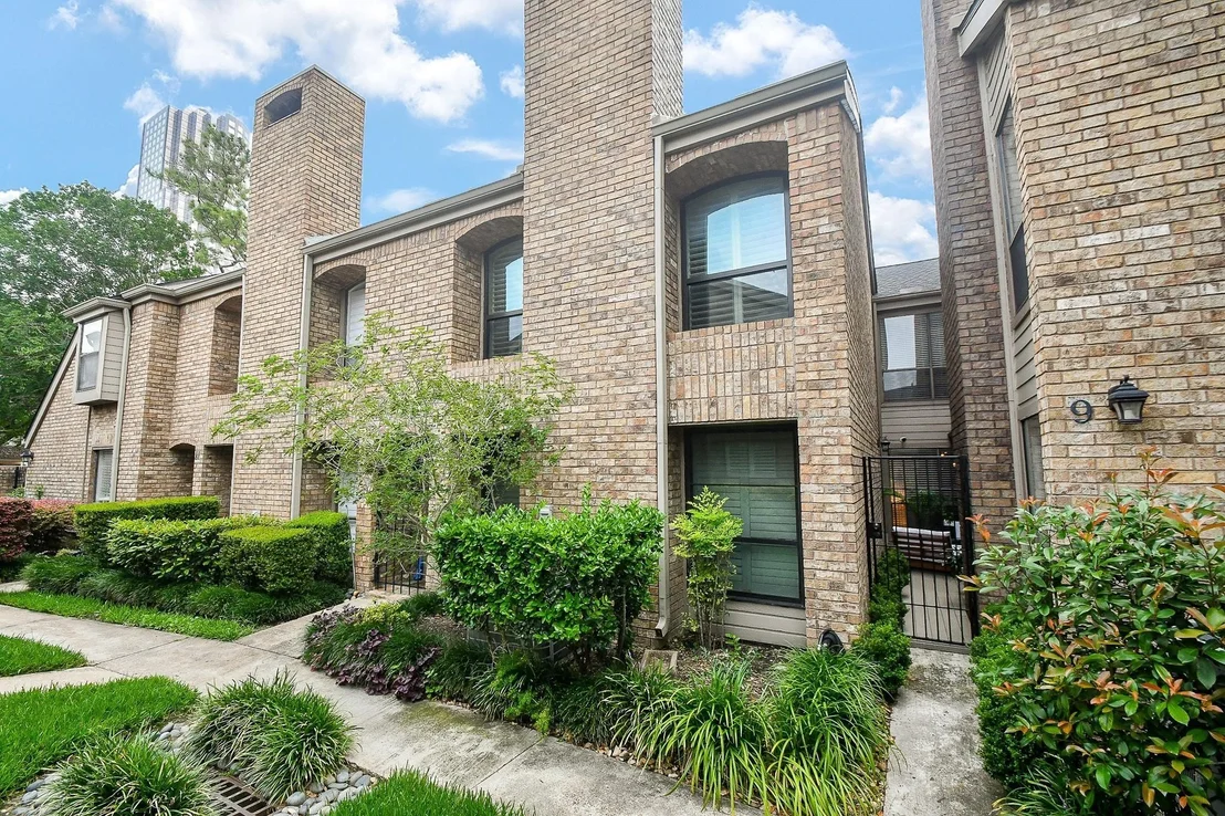 Photo of Unit 10 at 1908 Augusta Drive