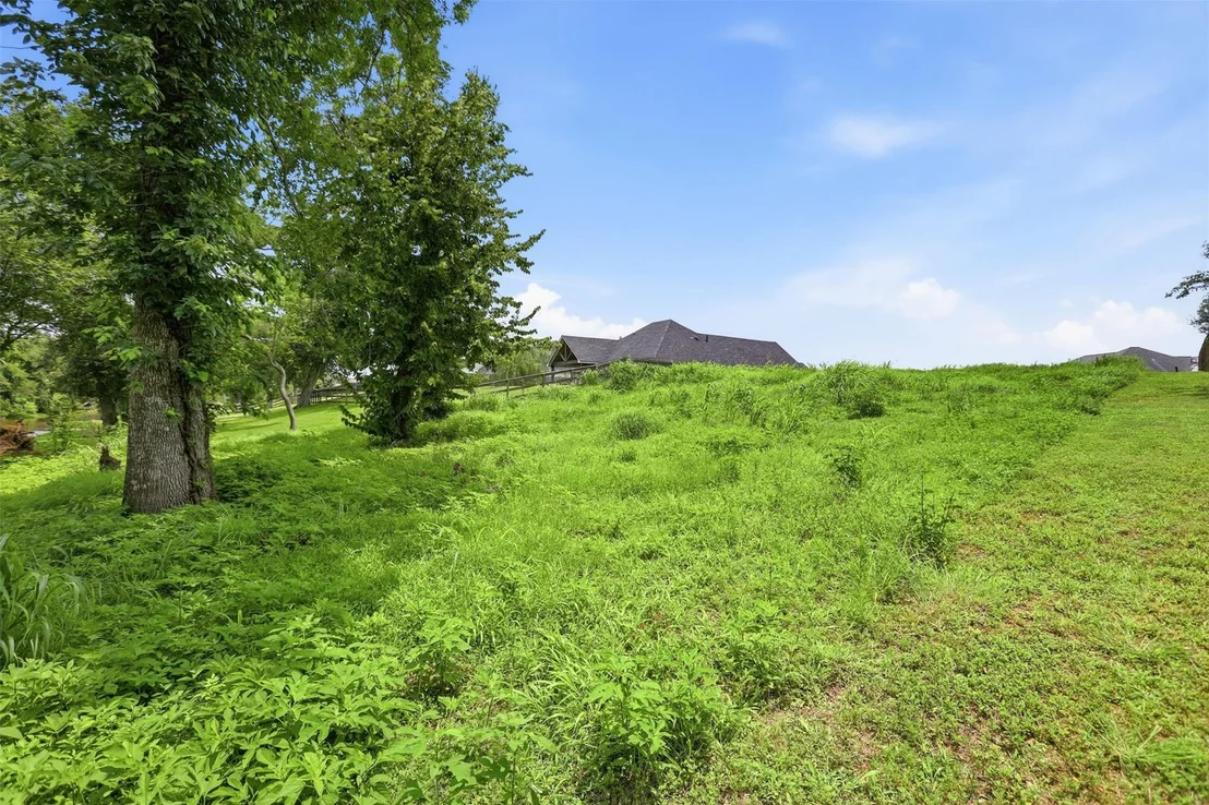 Photo of 208 Creekside Lane