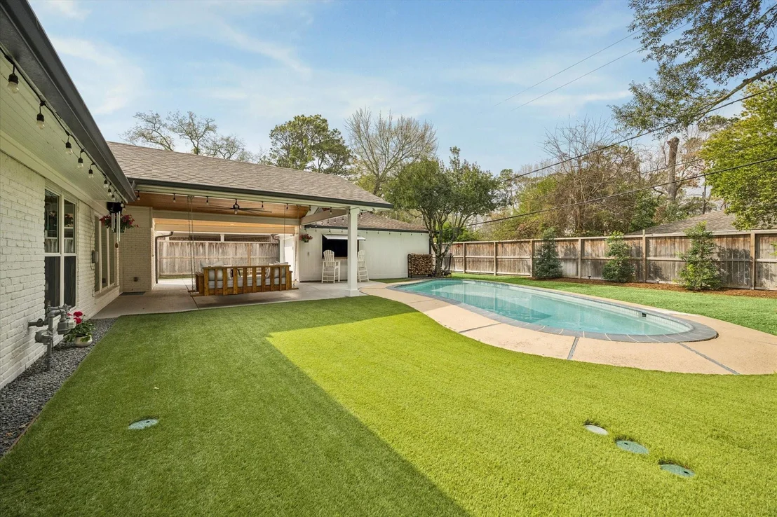 Photo of 1210 Briarbrook Drive