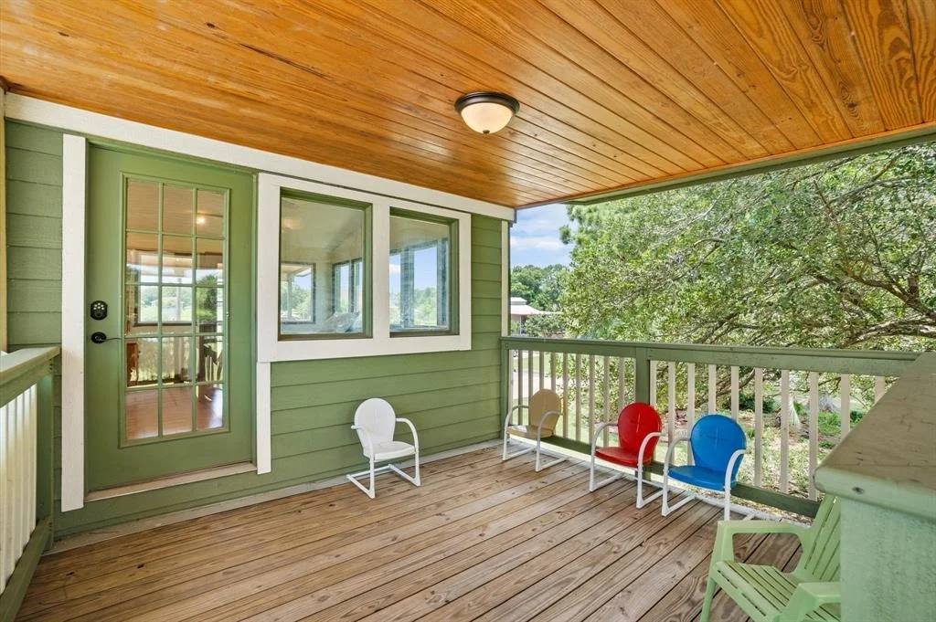 Photo of 11008 Hillside Drive