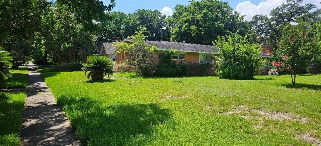 Photo of 2018 Southgate Boulevard