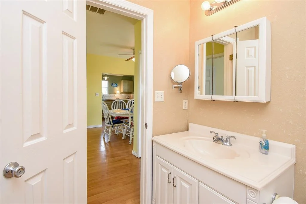 Photo of 1039 Bayview Drive
