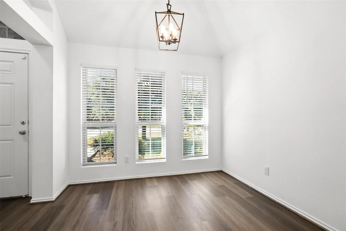 Photo of 706 Heritage Drive