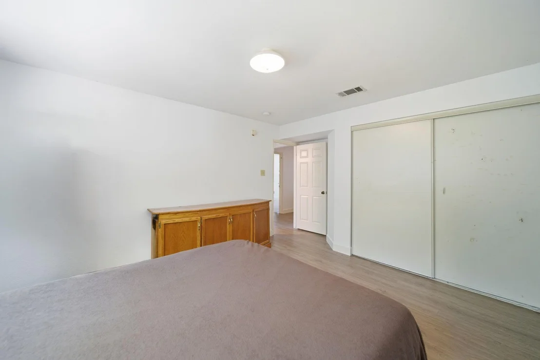 Photo of 135 E Wilde Yaupon