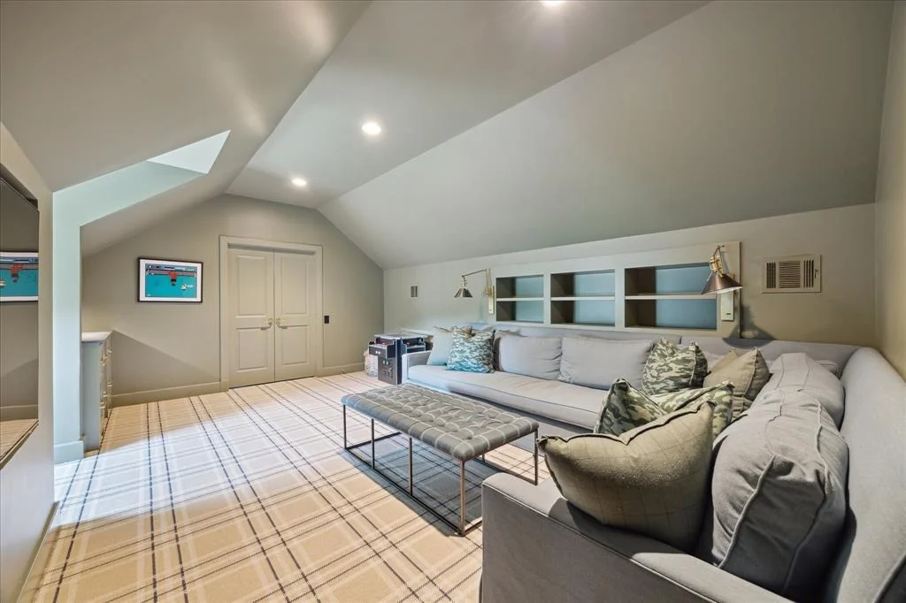 Photo of 6122 Longmont Drive