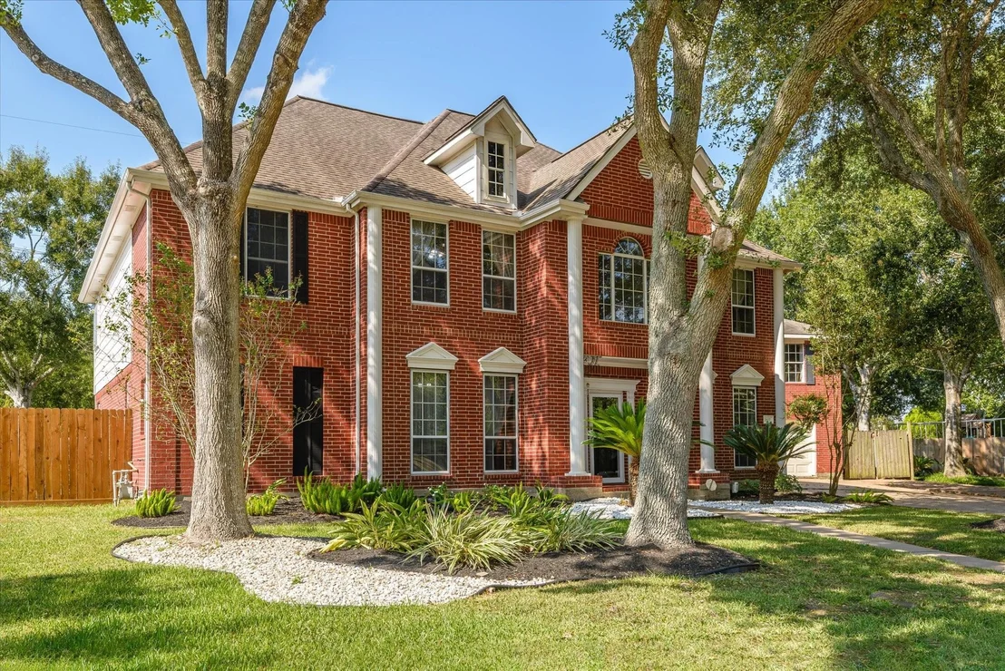 Photo of 1802 Cloud Croft Drive