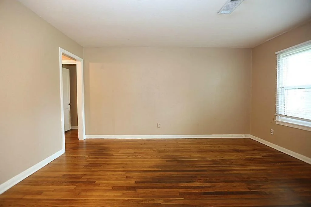 Photo of 1618 Chippendale Road