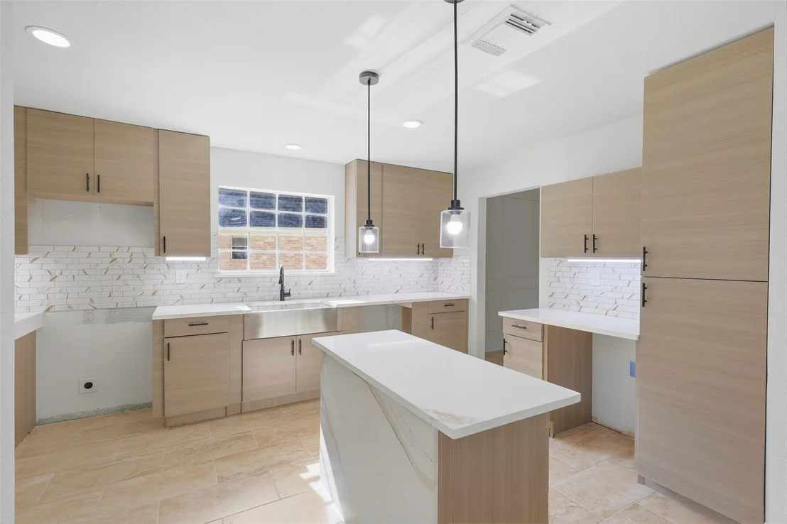Photo of 8119 Pine Green Lane