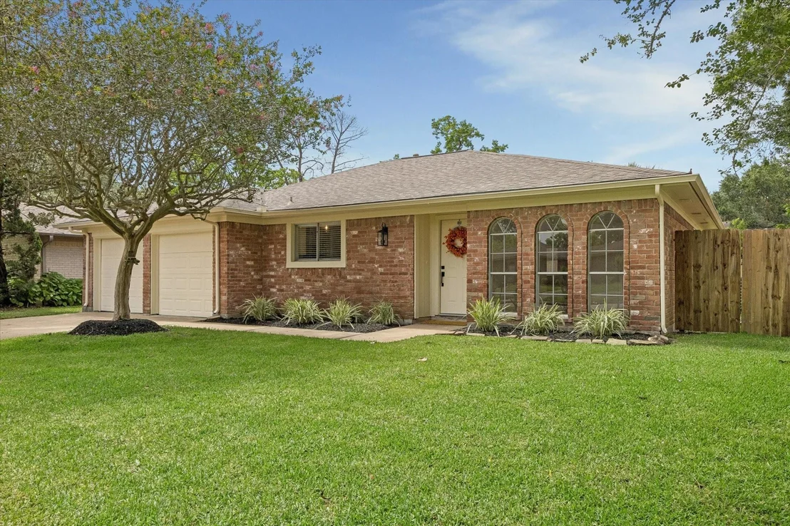 Photo of 16023 Cavendish Drive
