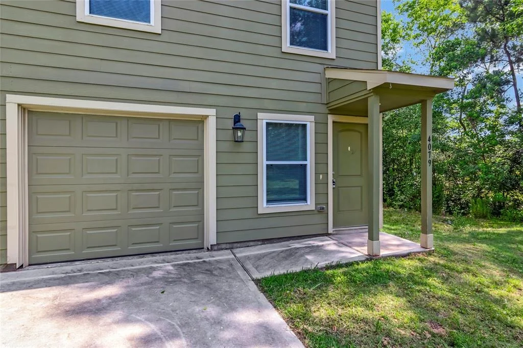 Photo of 4079 Frontier Road