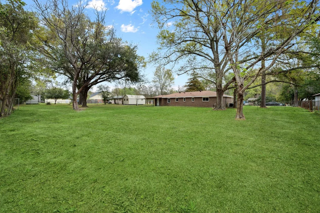 Photo of 16746 Main Street
