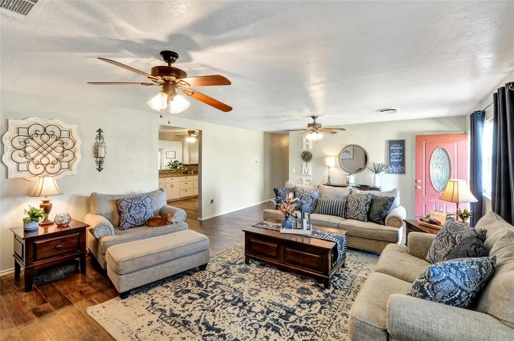 Photo of 807 Ridgelea Drive