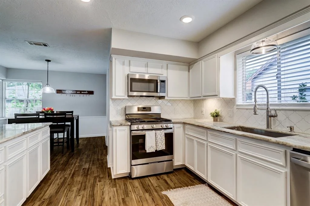 Photo of 8123 Braesview Lane