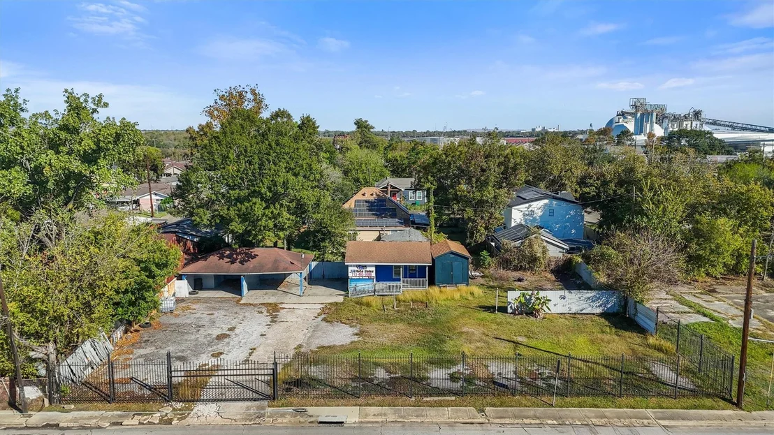 Photo of 7137 Navigation Boulevard