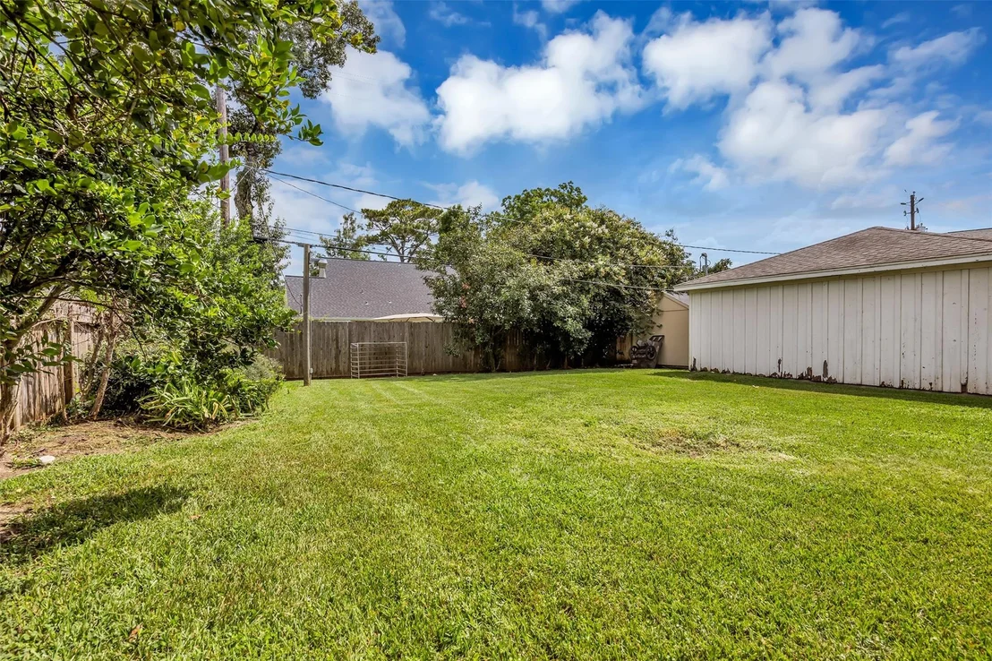 Photo of 947 Thornton Road