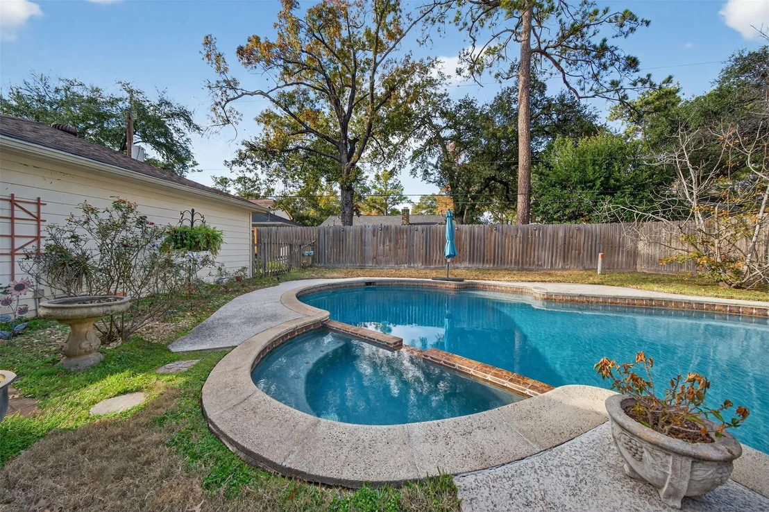 Photo of 5934 Theall Road