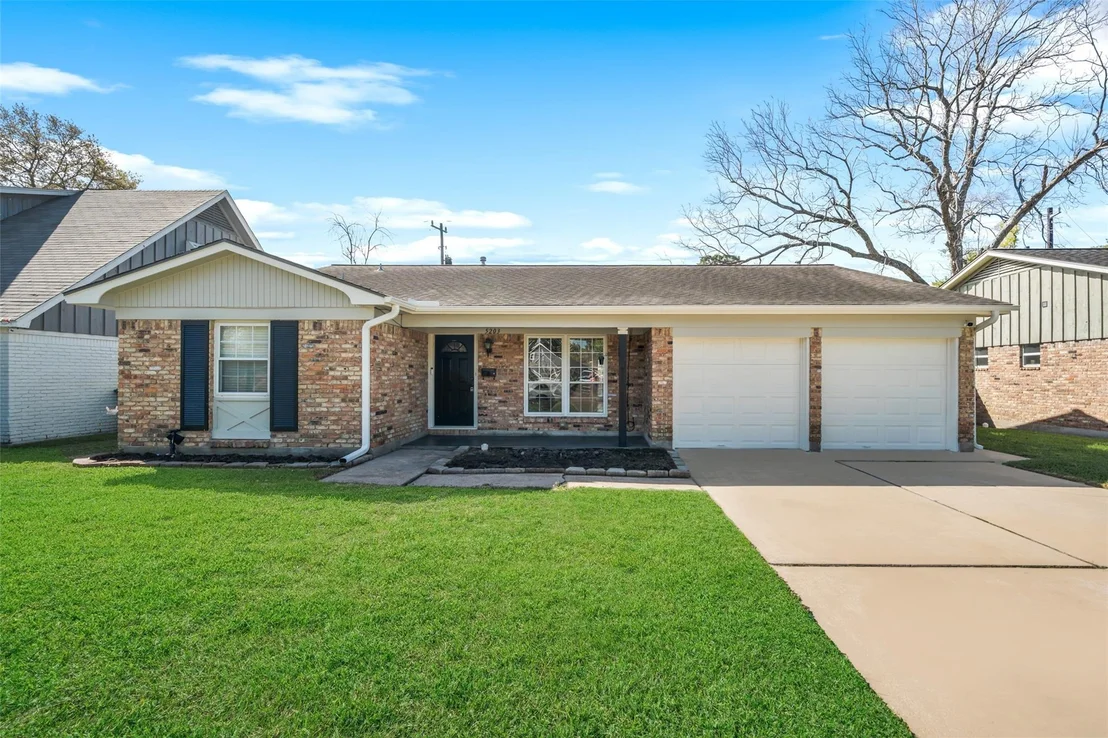 Photo of 5203 Chantilly Lane