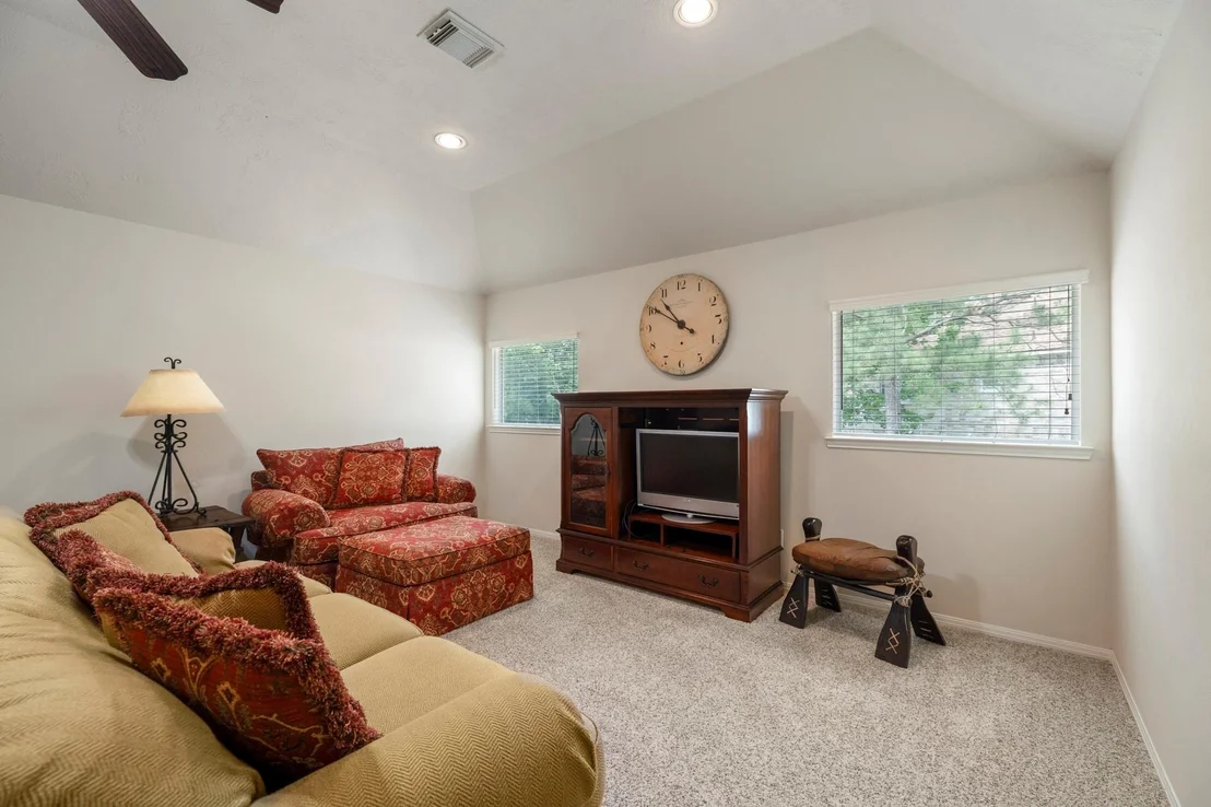 Photo of 6615 Haughton Drive