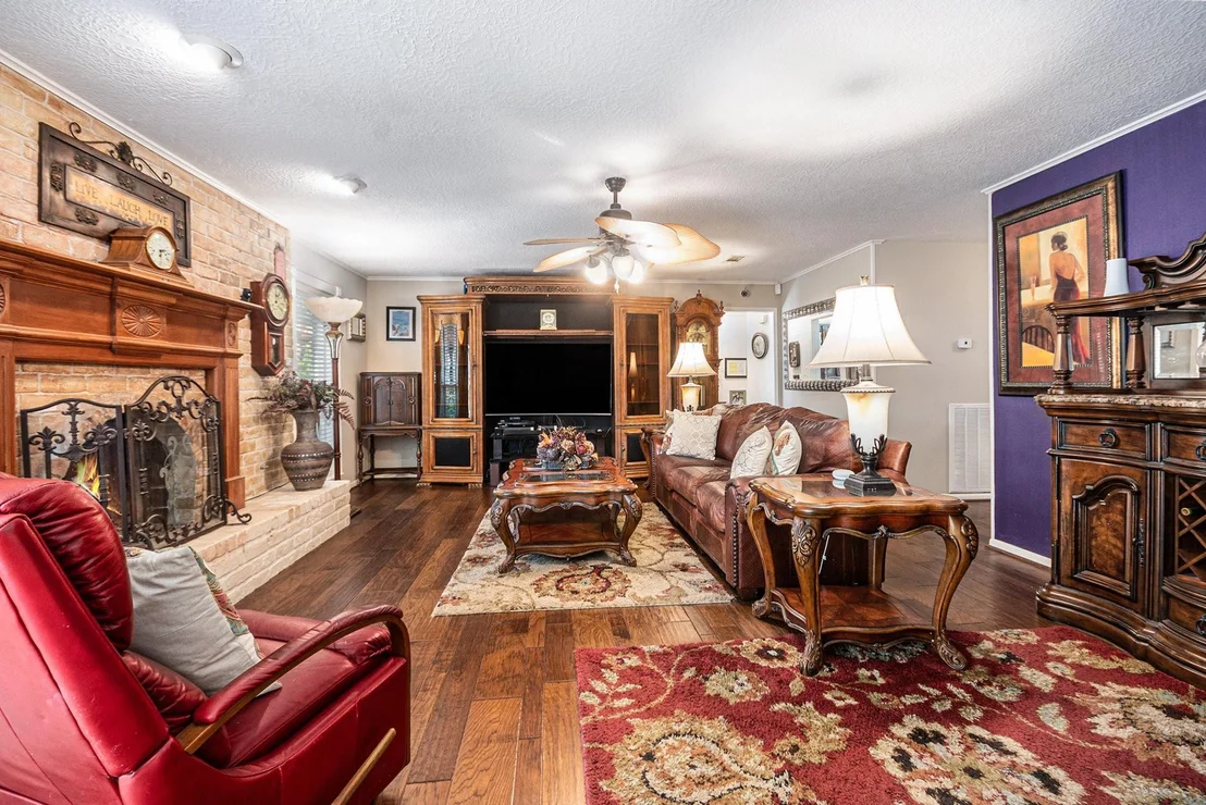 Photo of 830 Seamaster Drive