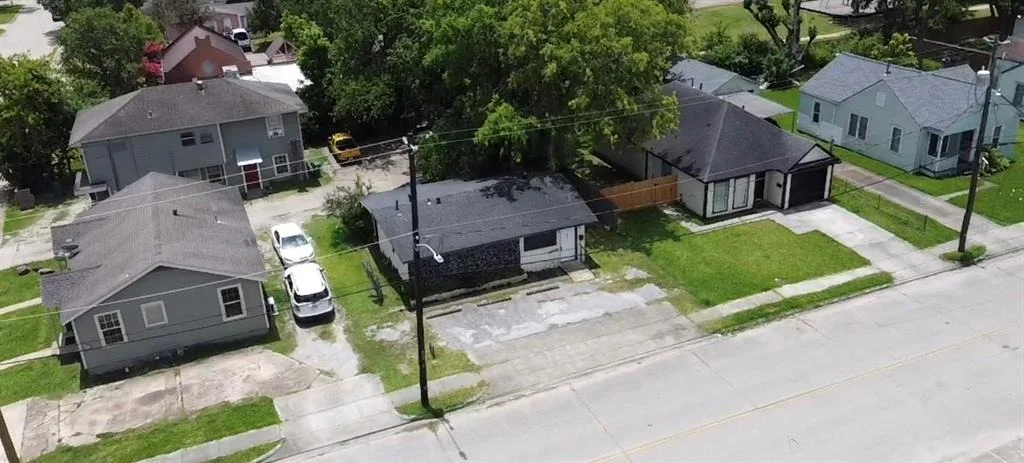 Photo of 810 Thomas Avenue