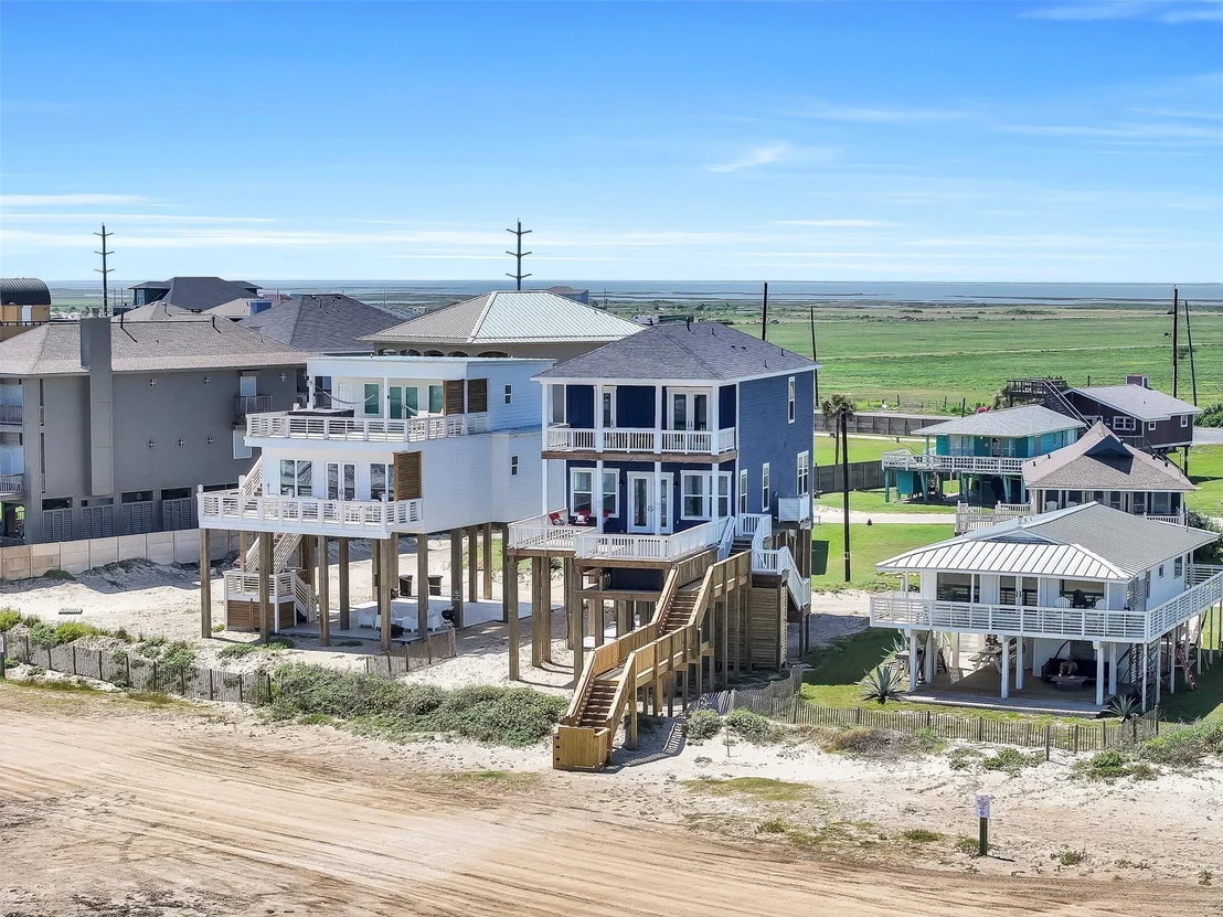 Photo of 16728 West Beach Road