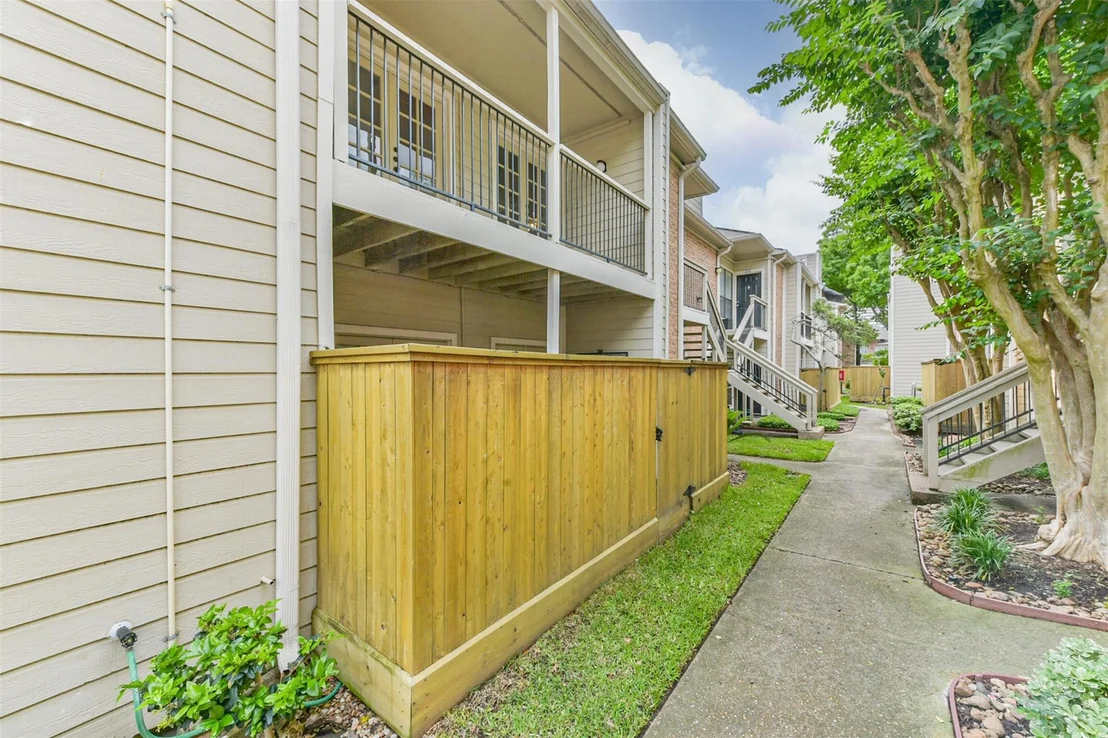 Photo of Unit 4D at 2001 Bering Drive