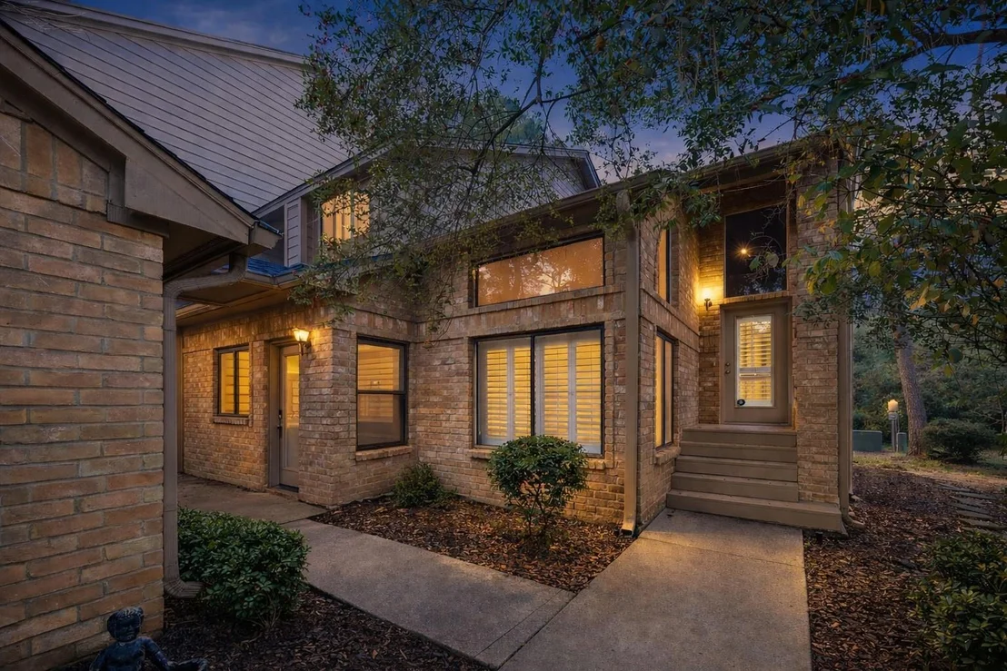 Photo of 12 Lakeridge Drive