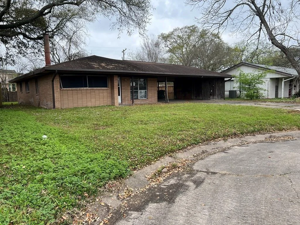 Photo of 1806 Meadowview Drive
