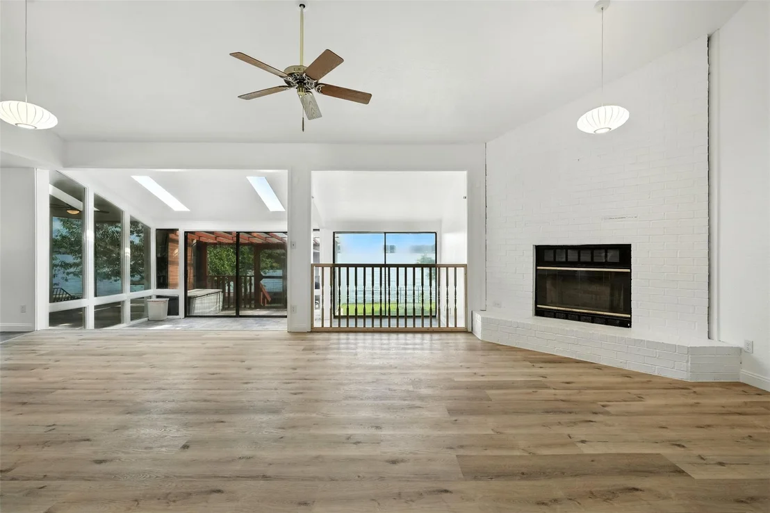 Photo of 1046 Lake View Drive
