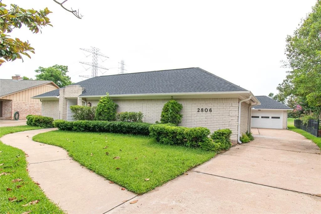 Photo of 2806 Fairway Drive