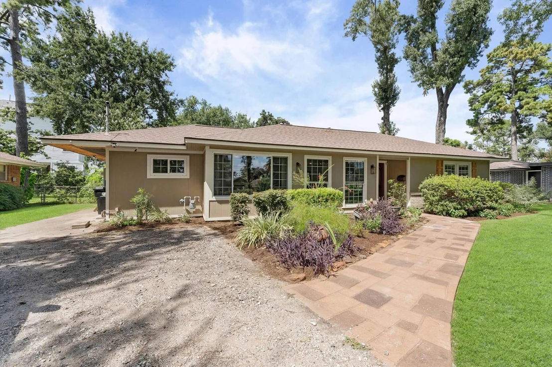 Photo of 4010 Brookwoods Drive