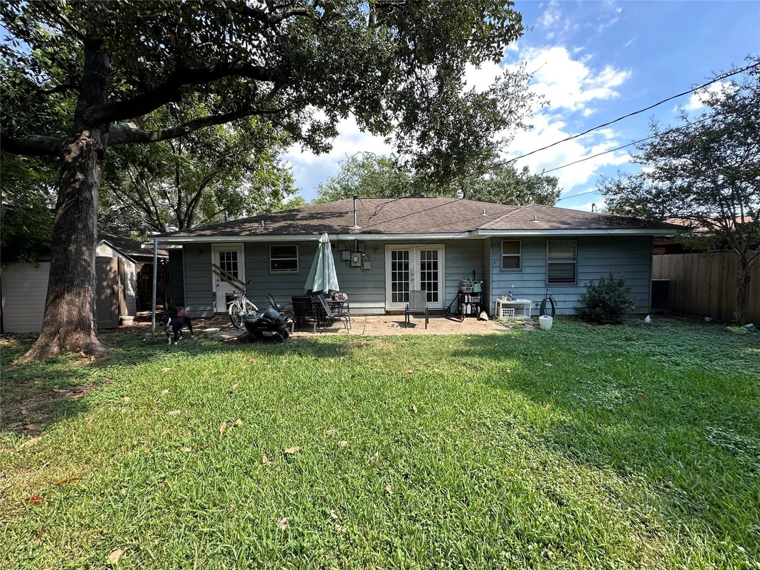 Photo of 1312 Byron Avenue