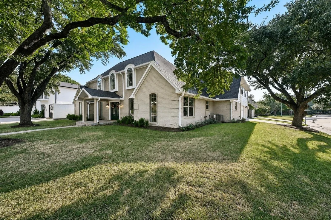 Photo of 1302 Riverview Circle