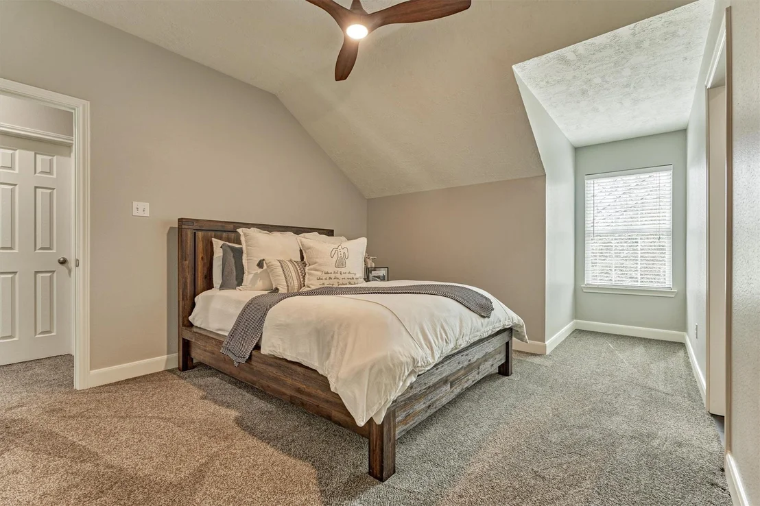 Photo of 170 N Hazelcrest Circle