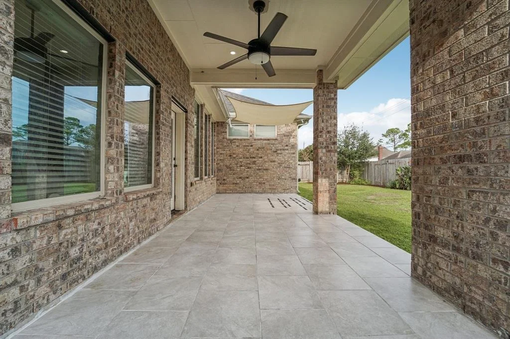 Photo of 2125 Mooncrest Drive
