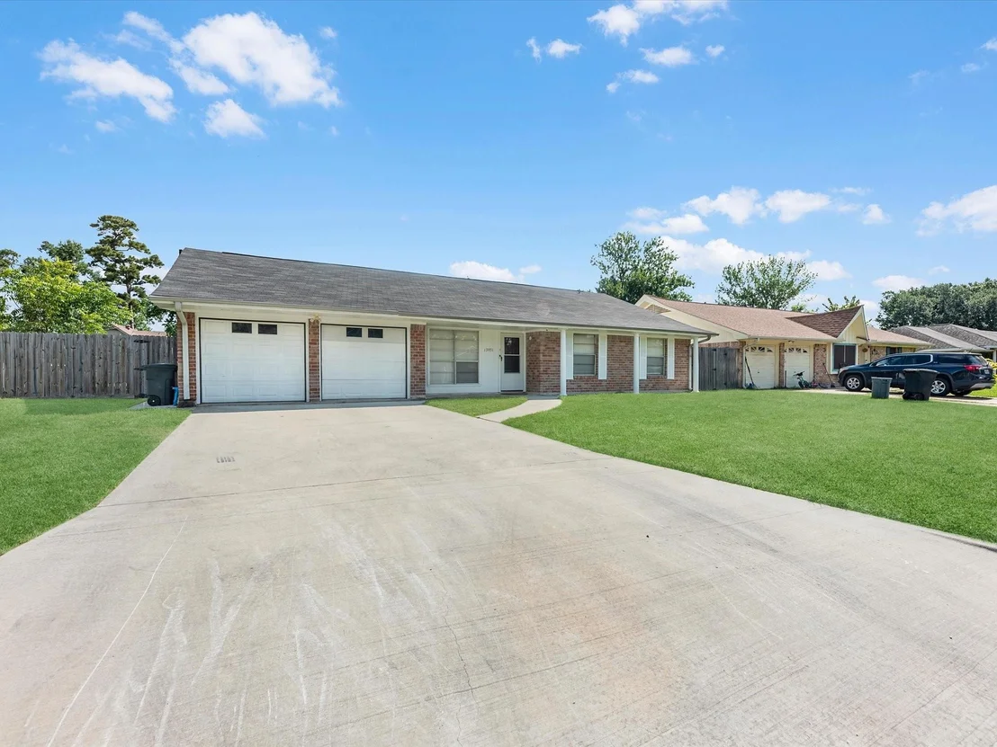 Photo of 13931 Roundstone Lane