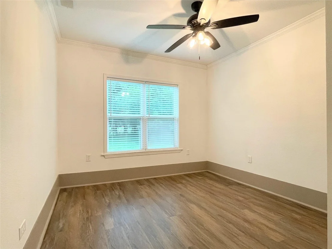 Photo of 210 W Crescent Drive