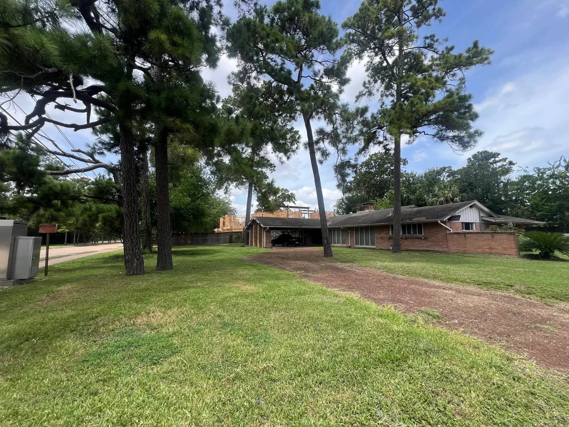 Photo of 9302 Memorial Drive