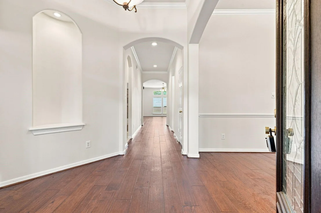 Photo of 6127 Merry Pine Court