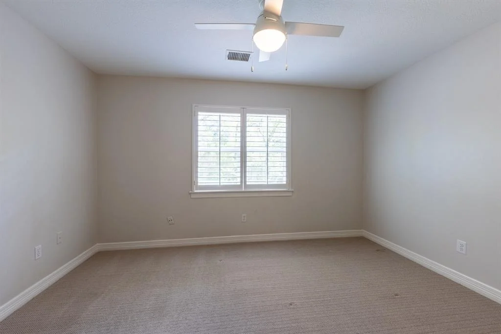 Photo of 38 E Shadowpoint Circle
