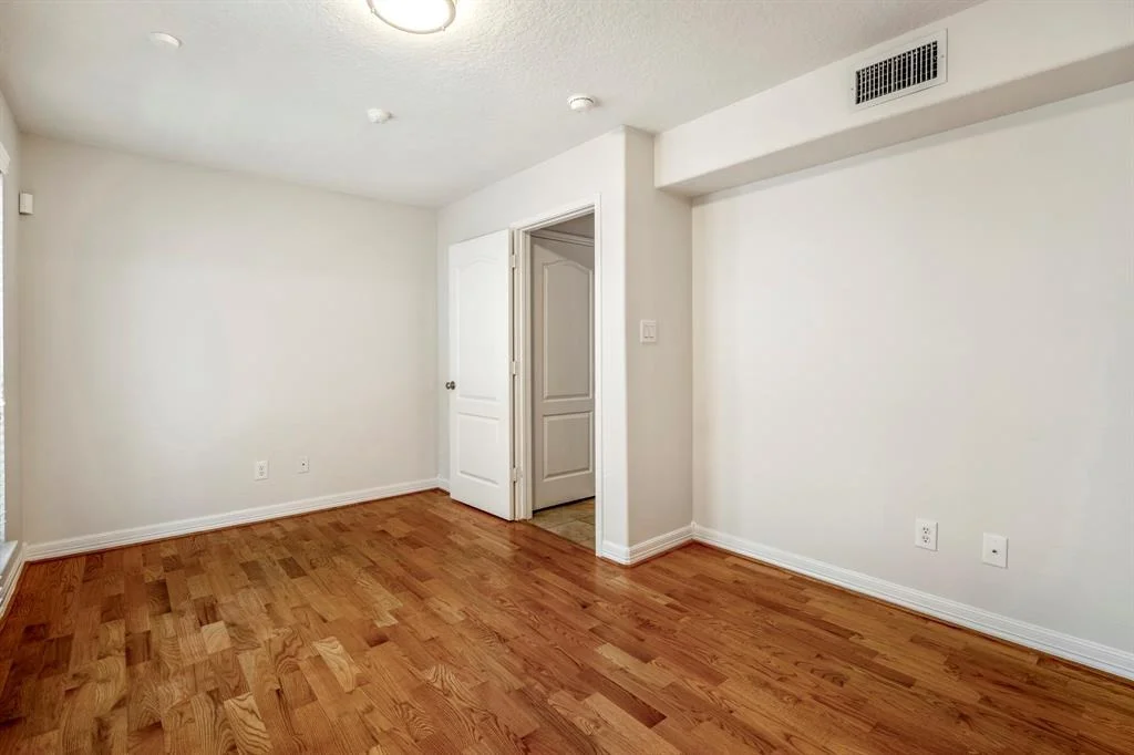 Photo of 709 Detering Street