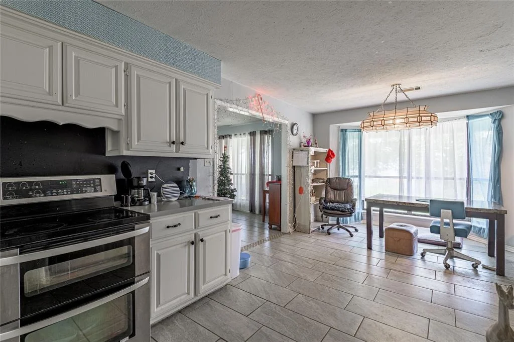 Photo of 100 W Lakeview Drive