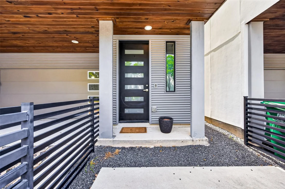 Photo of 607 Memorial Heights Drive