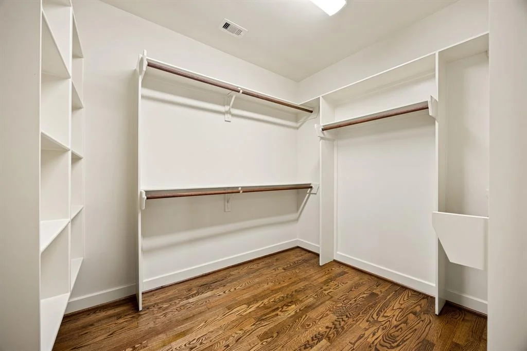 Photo of 2810 Mid Lane