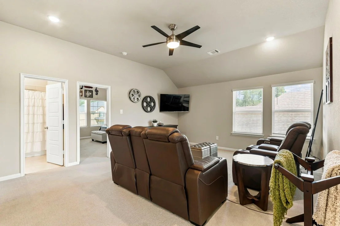 Photo of 7050 Lauren Oak Drive