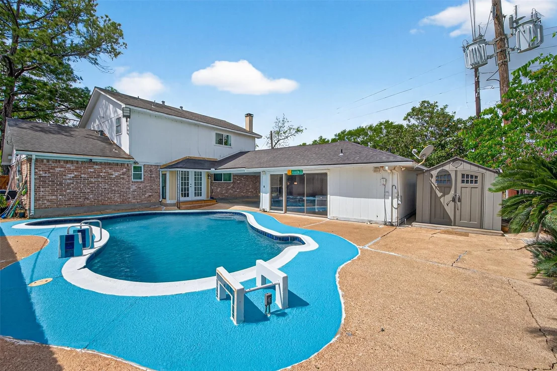 Photo of 5722 Arncliffe Drive