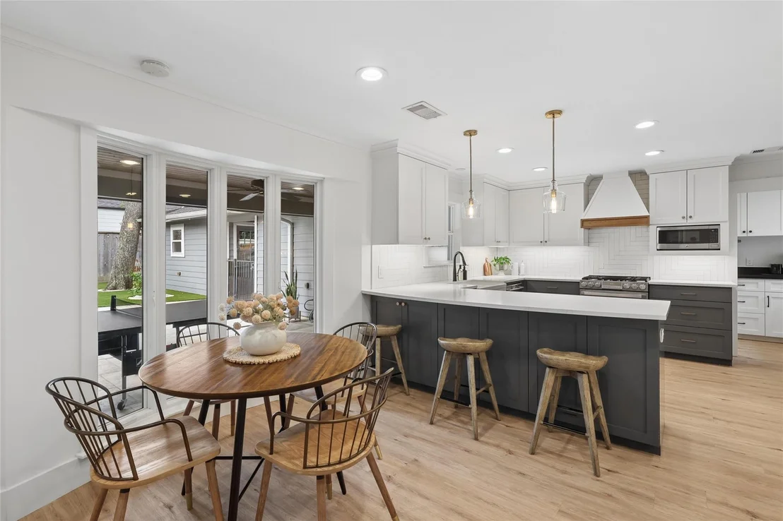 Photo of 14527 Oak Bend Drive
