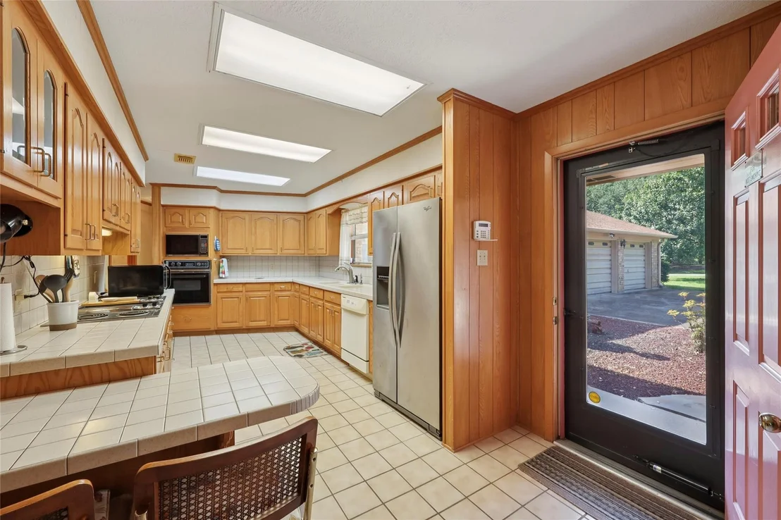 Photo of 220 Broadmoor