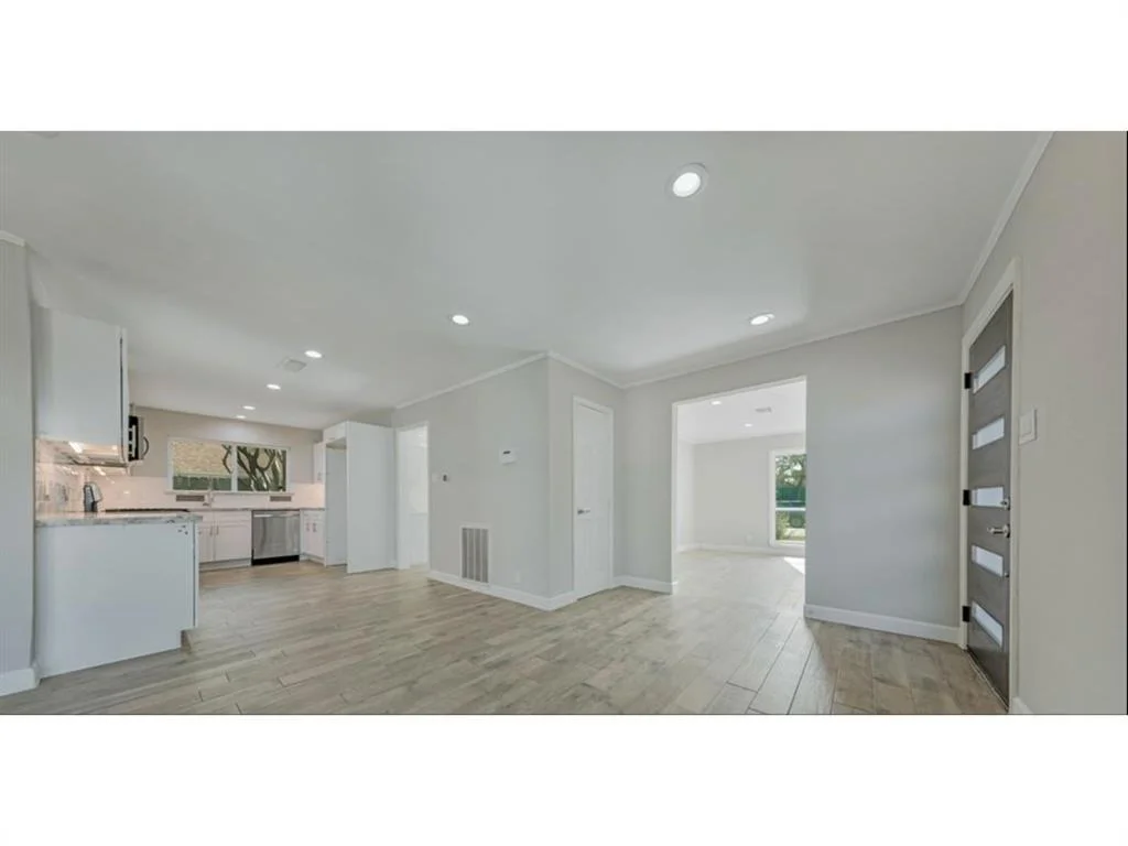 Photo of 5234 Saxon Drive