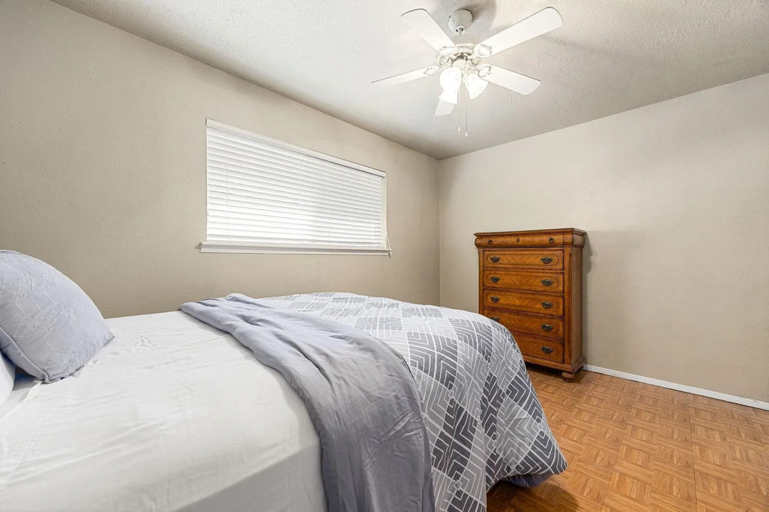 Photo of 1343 Somercotes Lane